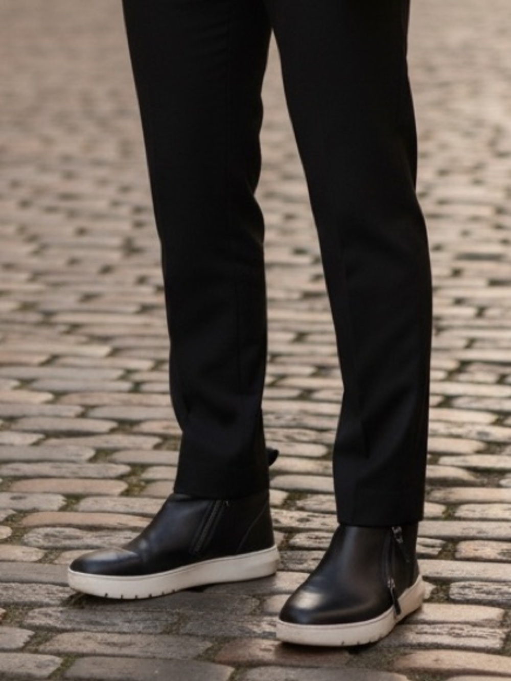 Vionic Men's Black Leather Zip-Detail Boots with White Sole